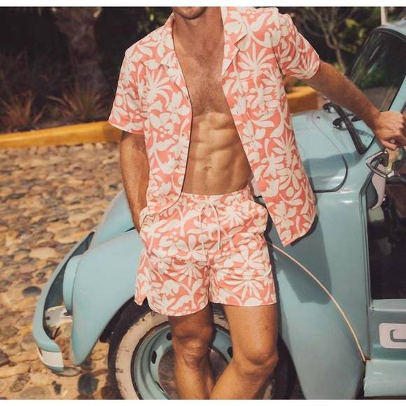 NEW MARINE LAYER mechanical stretch swim trunks in coral abstract floral